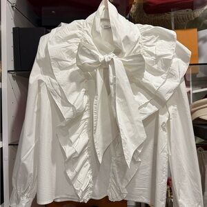 Elegant White Ruffled Blouse size M